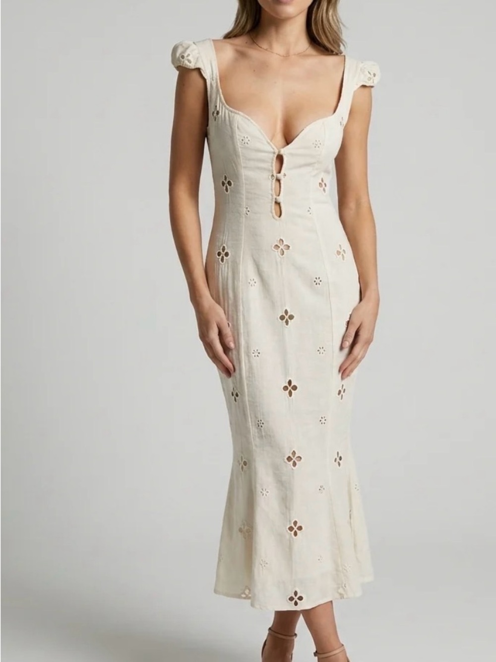 White Cotten Keyhole Midi Dress